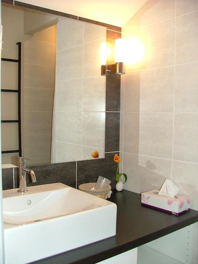 Bed and Breakfast Les Enselmes Montagnieu  Esterno foto