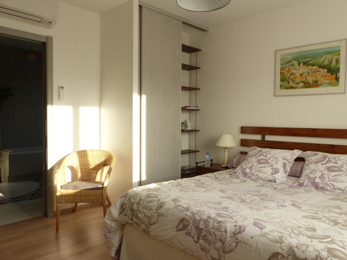 Bed and Breakfast Les Enselmes Montagnieu  Esterno foto